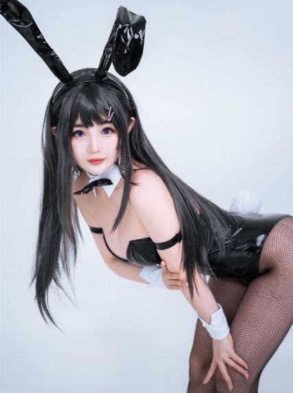 美脚女教师脚责めより_720高清视频播放